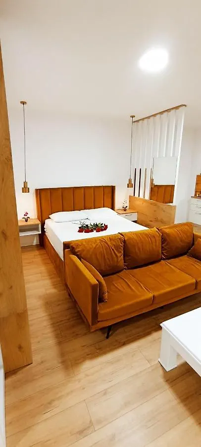 Selvia Apartament Tirana 0*,